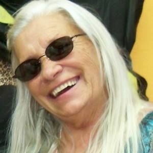 Meet your Posher, Laurie